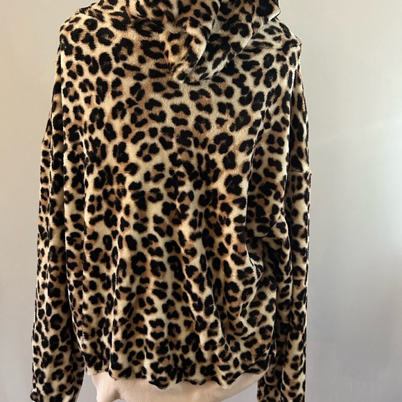 Faded Rose Leopard Print Fleece Hoodie. Kangaroo pocket. New with Tags. Medium - Picture 2 of 5
